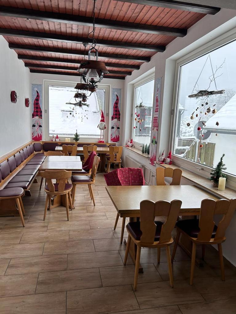 Ferienhaus Astenblick - Ideal Fuer Weihnachtsfeiern Und Familienfeiern Bietet Schlafplaetze Fuer Bis Zu 35 Personen Villa Winterberg Dış mekan fotoğraf